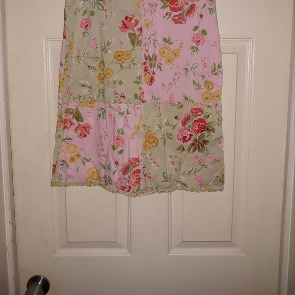 Cabi floral skirt size small 5/$25 - Picture 1 of 3